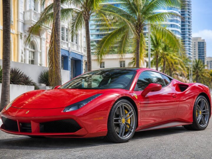 Quantas Ferraris Tem no Brasil? Números, Modelos e Perfil dos Donos